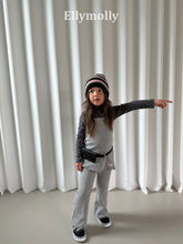 Load image into Gallery viewer, 【予約】ベルベットメッシュモックタートルネック 長袖 トップス AW 韓国 韓国子供服 2026 ELLYMOLLY - W select baby kids