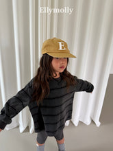 Cargar imagen en el visor de la galería, 【予約】ドミノピグティー 長袖 ボーダー AW 韓国 韓国子供服 2026 ELLYMOLLY - W select baby kids