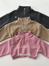 Load image into Gallery viewer, 【予約】アーチピグハーフジップ トップス ジップ AW 韓国 韓国子供服 2026 ELLYMOLLY - W select baby kids