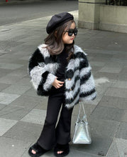 画像をギャラリービューアに読み込む, 【即納】ゼブラファーコート 羽織 Kids 冬 90cm~140cm Wselect - W select baby kids