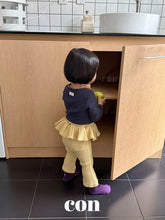 Cargar imagen en el visor de la galería, 【予約】フリルフレアパンツ AW 韓国 韓国子供服 2026 CON
