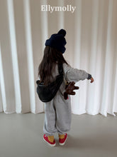 Load image into Gallery viewer, 【予約】メモリーフレームバッグ フリル カバン AW 韓国 韓国子供服 2026 ELLYMOLLY - W select baby kids
