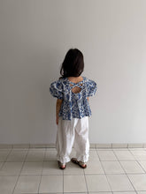 Load image into Gallery viewer, 【予約】フラワーパフスリーブ ブラウス 2026 SS 韓国子供服 cantuccistudio Wselect - W select baby kids