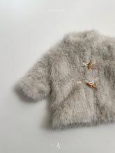 Cargar imagen en el visor de la galería, 【予約】バンビファーコート ボア AW韓国子供服 2026 冬 atomeme Wselect