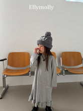 Load image into Gallery viewer, 【予約】クローバーロングフリールワンピース OP フリル AW 韓国 韓国子供服 2026 ELLYMOLLY - W select baby kids