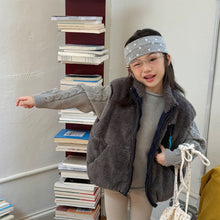 Load image into Gallery viewer, 【予約】 リバーシブルボアベスト ふわふわ vest 冬80~130cm Wselect