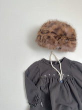 Cargar imagen en el visor de la galería, 【予約】ファーバケハ 帽子 ベビー帽子 cotton AW韓国子供服 2026 冬 atomeme Wselect