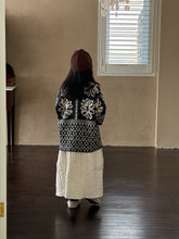Load image into Gallery viewer, 【予約】モノトーン花柄カーディガン 長袖 ゆったり 冬90~150cm Wselect