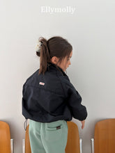 Cargar imagen en el visor de la galería, 【予約】プライムウィンドブレーカー アウター AW 韓国 韓国子供服 2026 ELLYMOLLY - W select baby kids