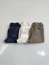 Cargar imagen en el visor de la galería, 【予約】ウィンターベーシックパンツ AW 韓国 韓国子供服 2026 minirobe