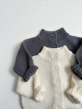 Charger l'image dans la galerie, 【予約】ワッフルハイネックカーディガン AW 韓国 韓国子供服 2026 minirobe