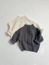 Charger l'image dans la galerie, 【予約】ワッフルハイネックカーディガン AW 韓国 韓国子供服 2026 minirobe