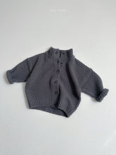 Charger l'image dans la galerie, 【予約】ワッフルハイネックカーディガン AW 韓国 韓国子供服 2026 minirobe
