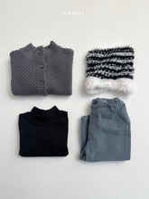 Charger l'image dans la galerie, 【予約】ワッフルハイネックカーディガン AW 韓国 韓国子供服 2026 minirobe
