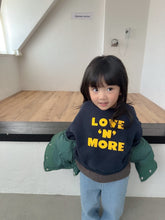 Load image into Gallery viewer, 【予約】ラブモアトレーナー AW 韓国 韓国子供服 2026 digreen