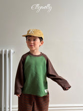 Charger l'image dans la galerie, 【予約】レーヨンカラーブロックラグランTシャツ ロンT AW 韓国 韓国子供服 2026 ellymolly