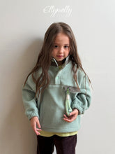 Load image into Gallery viewer, 【予約】ポメリハイネックMTM AW 韓国 韓国子供服 2026 ellymolly