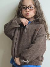 Cargar imagen en el visor de la galería, 【予約】アデネスウールハーフジップ スエット 冬 AW 韓国 韓国子供服 2026 ellymolly