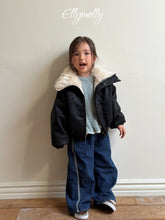 Charger l'image dans la galerie, 【予約】ラインウォークフリースラインデニム AW 韓国 韓国子供服 2026 ellymolly