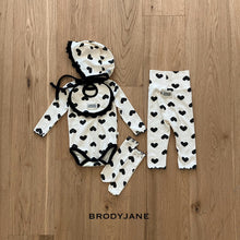 Load image into Gallery viewer, 【予約】ハートモノトーンロンパース スタイ ボンネット AW 韓国 韓国子供服 BRODYJANE 2026