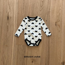 Load image into Gallery viewer, 【予約】ハートモノトーンロンパース スタイ ボンネット AW 韓国 韓国子供服 BRODYJANE 2026
