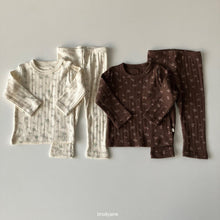 Cargar imagen en el visor de la galería, 【予約】花柄リブロンパース スタイ ボンネット AW 韓国 韓国子供服 BRODYJANE 2026 (コピー) (コピー)