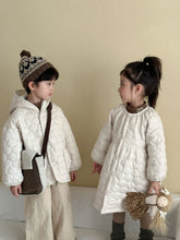 Load image into Gallery viewer, 【予約】キルティングホワイトコート 羽織　あったか　冬80～130ｃｍ　Wselect
