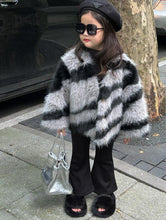 Load image into Gallery viewer, [SALE] Zebra fur coat, haori, kids, winter, 90cm-140cm, Wselect
