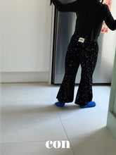 Cargar imagen en el visor de la galería, 【予約】ブラックホールパンツ AW 韓国  韓国子供服　2026 CON
