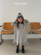 Load image into Gallery viewer, 【予約】クローバーロングフリールワンピース　OP  フリル　AW 韓国  韓国子供服　2026 ELLYMOLLY - W select  baby kids

