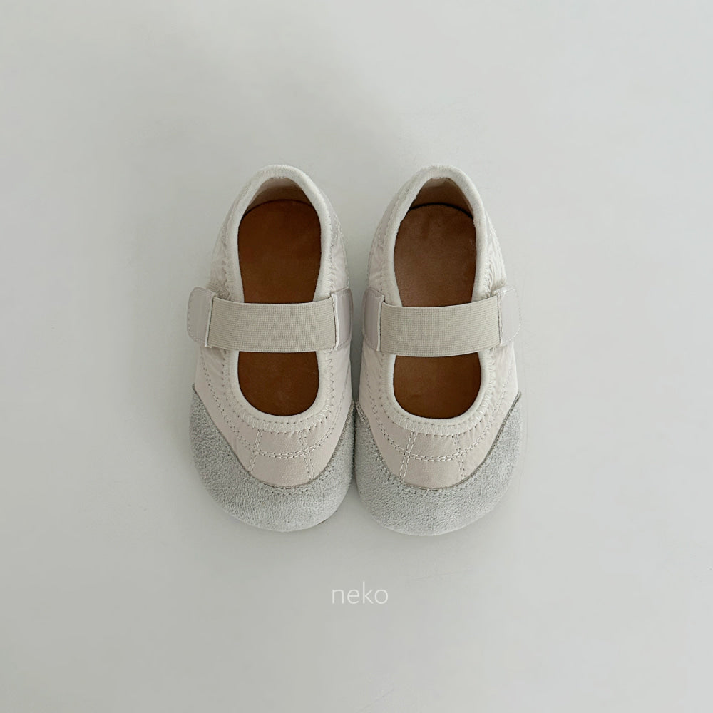 【予約】nekoshin statue neko hands  秋 韓国 2025 neko shoes Wselect