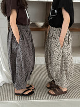 Charger l'image dans la galerie, 【予約】夏のレオパードパンツ　ヒョウ柄　リンク　おそろい　夏　80〜130 子供服　SS　 Wselect - W select  baby kids
