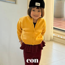 Cargar imagen en el visor de la galería, 【予約】フリルフレアパンツ AW 韓国  韓国子供服　2026 CON
