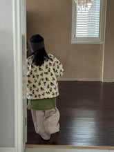 Load image into Gallery viewer, 【予約】花柄ボアコート　羽織　ボア　あったか　冬90～150ｃｍ　Wselect
