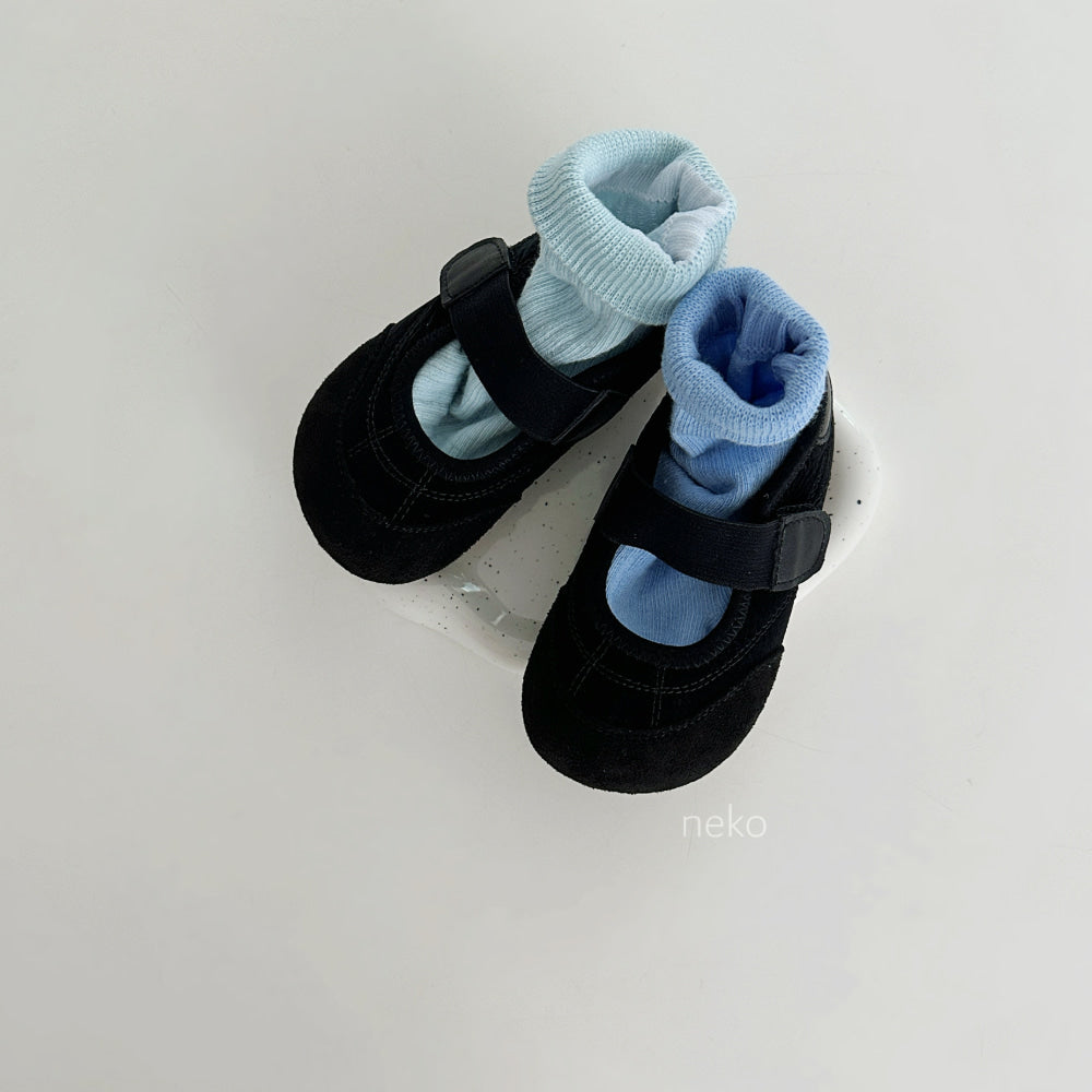 【即納】nekoshin statue neko hands  子供しゅーぃう韓国 2025 neko shoes Wselect