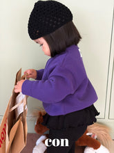Cargar imagen en el visor de la galería, 【予約】フリルフレアパンツ AW 韓国  韓国子供服　2026 CON

