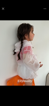 Cargar imagen en el visor de la galería, 【予約】シースルーブルゾン　tops SS 韓国 2026 ELLYMOLLY - W select  baby kids
