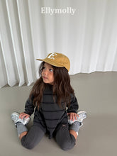 Cargar imagen en el visor de la galería, 【予約】ドミノピグティー　長袖　ボーダー　AW 韓国  韓国子供服　2026 ELLYMOLLY - W select  baby kids
