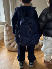 Cargar imagen en el visor de la galería, 【予約】ロゴバックパック リュック　夏Jr. SS 韓国 2026 OUR - W select  baby kids
