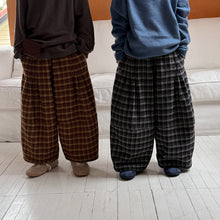 Load image into Gallery viewer, 【予約】ゆったりチェックパンツ　bottom　ゆったり　冬90～150ｃｍ　Wselect
