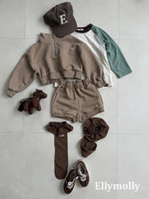 Load image into Gallery viewer, 【予約】カラーブロックラグランティー　長袖　トップス　AW 韓国  韓国子供服　2026 ELLYMOLLY - W select  baby kids
