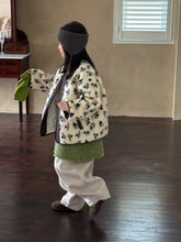 Load image into Gallery viewer, 【予約】花柄ボアコート　羽織　ボア　あったか　冬90～150ｃｍ　Wselect
