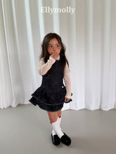 Load image into Gallery viewer, 【予約】モナフリルワンピース　ガール　AW 韓国  韓国子供服　2026 ELLYMOLLY - W select  baby kids
