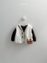 Cargar imagen en el visor de la galería, 【予約】マスタングミニバック AW 韓国 韓国子供服 2026 minirobe
