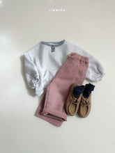 Cargar imagen en el visor de la galería, 【予約】ボタンピーチパンツ AW 韓国 韓国子供服 bottom　パンツ　コーデユロイ　2026 minirobe　Wselect
