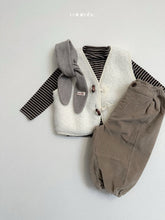Cargar imagen en el visor de la galería, 【予約】メリーハーフポーラーTシャツ AW 韓国 韓国子供服 2026 minirobe
