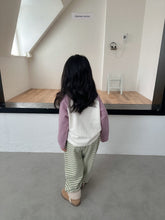 Load image into Gallery viewer, 【予約】チェリーストライプジョガーパンツ AW 韓国 韓国子供服 2026 digreen
