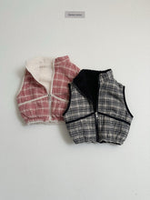 Cargar imagen en el visor de la galería, 【予約】リバーシブルベスト AW 韓国 韓国子供服 2026 digreen
