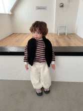 Cargar imagen en el visor de la galería, 【予約】リバーシブルベスト AW 韓国 韓国子供服 2026 digreen
