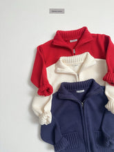 Cargar imagen en el visor de la galería, 【予約】ロエルニットジップアップ AW 韓国 韓国子供服 2026 digreen
